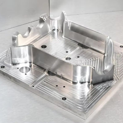 Automotive Plastic Products Mould Made of P20/718/738/NAK80/S136 for Polished Aluminum Injection Molding Machine