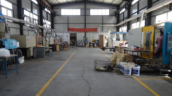 Custom Plastic Injection Mould Service with High Level Quality and 500000-1000000shots Mould Life in Customized Colors