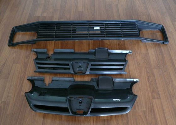 Custom Plastic Car Brake Light Parts Injection Molding Service with Multi Cavity Moulds Tooling ISO9001 Certified