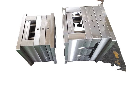 Customized Colors Multi Cavity Plastic Blow Molding Mold with 300000-500000 Shots Life